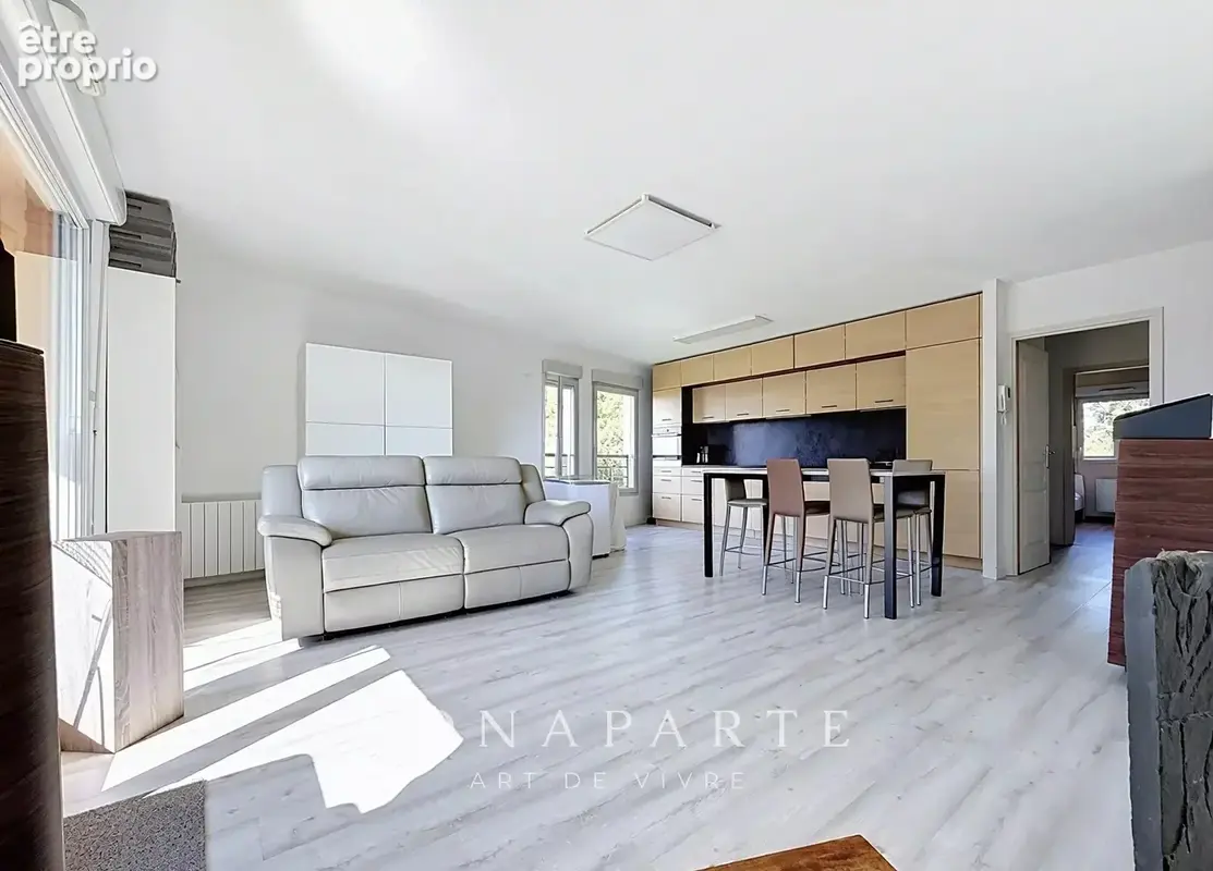Cessy - Appartement T4 lumineux avec vue Mont-Blanc & Jura - photo 2