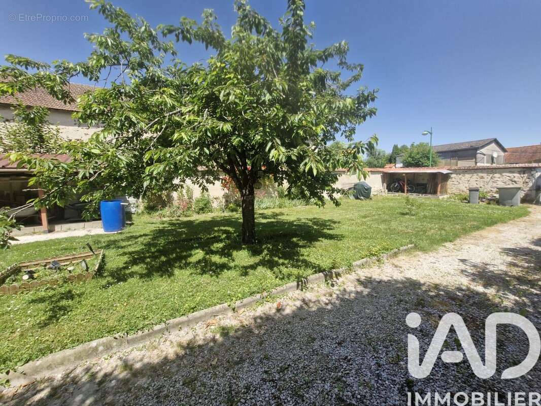 Maison 173 m² à Esclavolles-Lurey  - photo 7