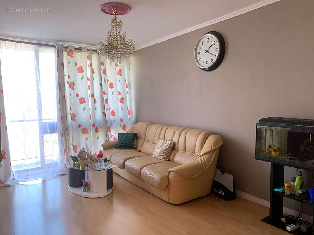 Appartement à FONTENAY-LE-FLEURY