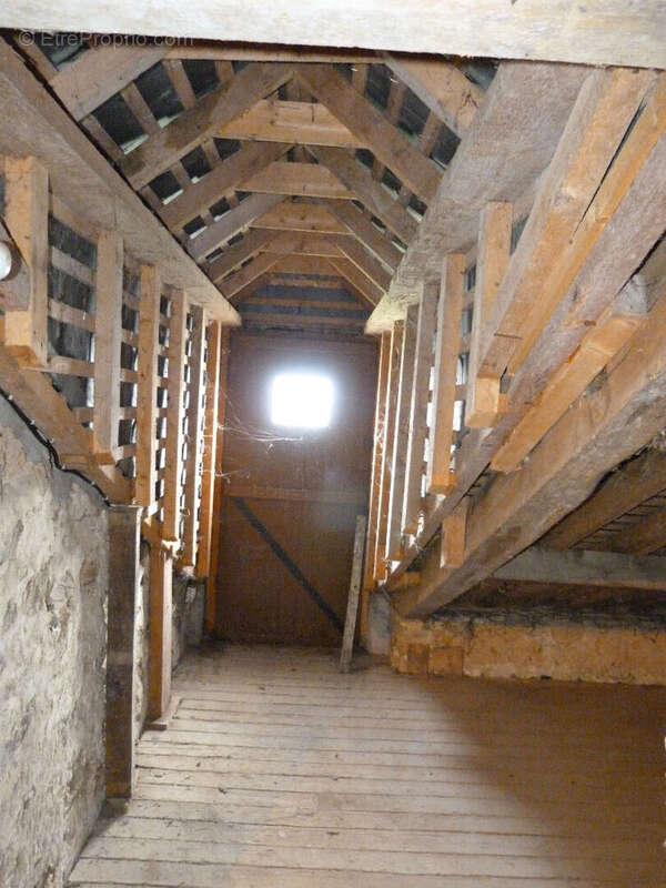 Maison à QUELAINES-SAINT-GAULT
