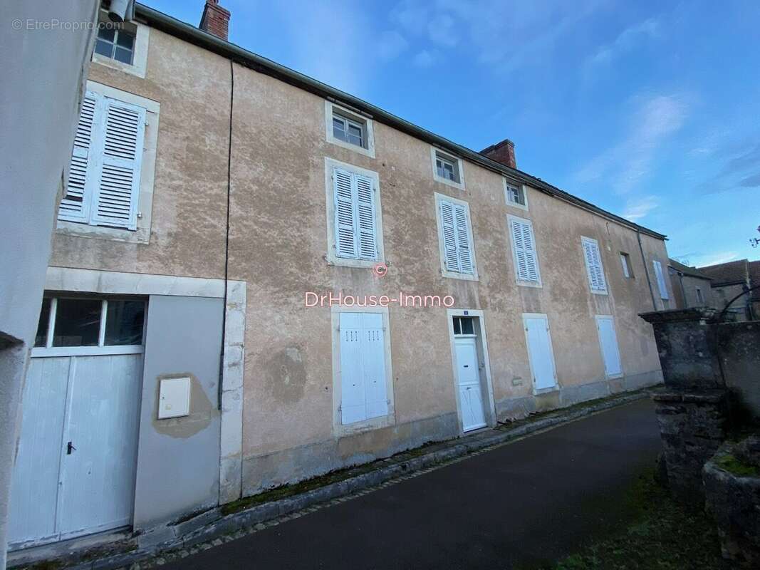 Maison à L'ISLE-SUR-SEREIN