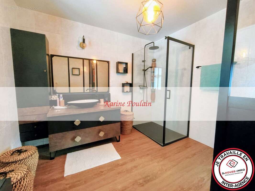 Maison à AMBARES-ET-LAGRAVE