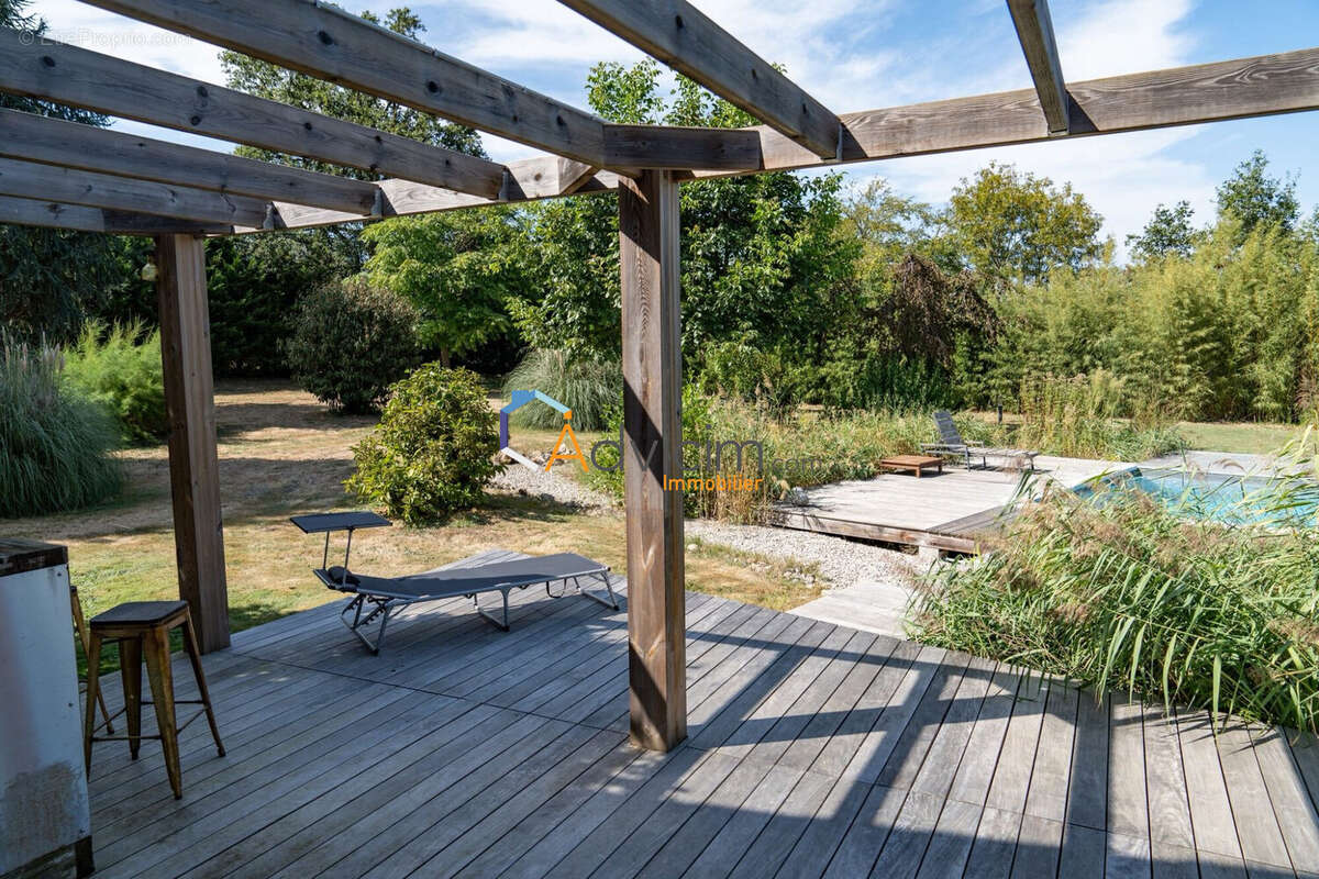 Maison à VEAUCHETTE