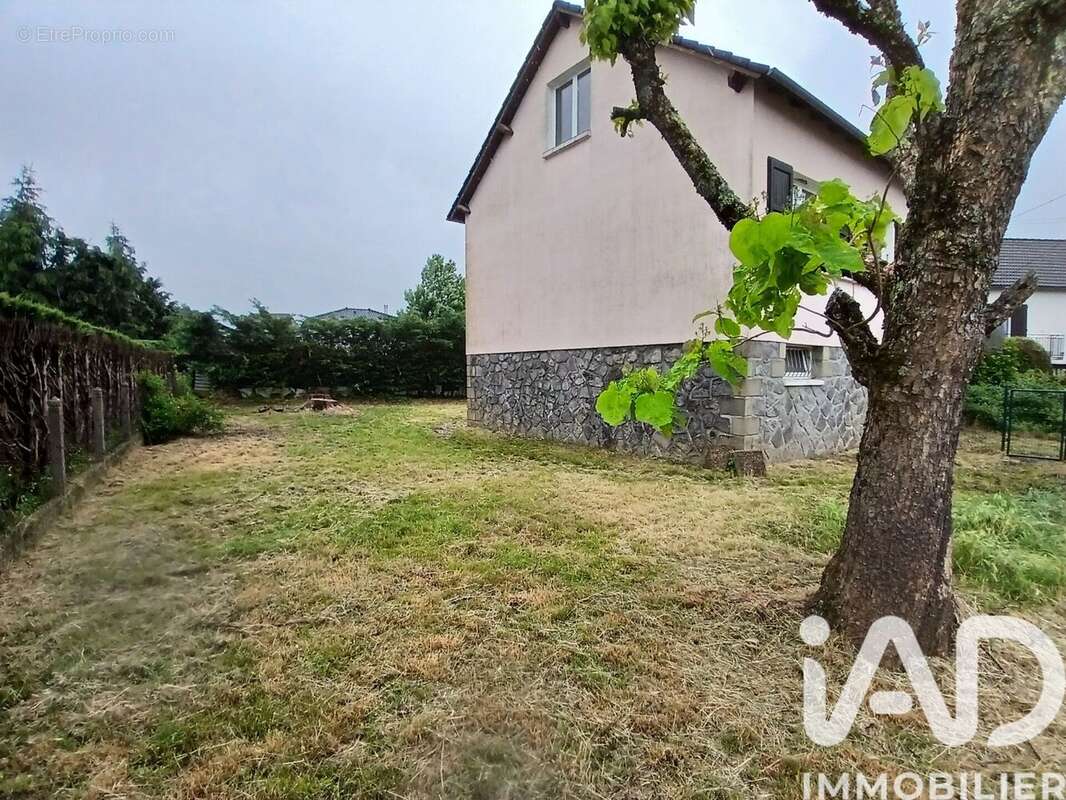 Photo 2 - Maison à JUSSAC