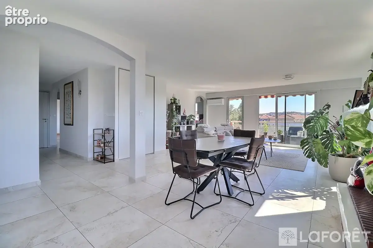 Fréjus - à proximité du centre-ville de saint-raphaël - appartement 5 pièces de 140 m² - dernier étage - terrasses - garage - photo 2