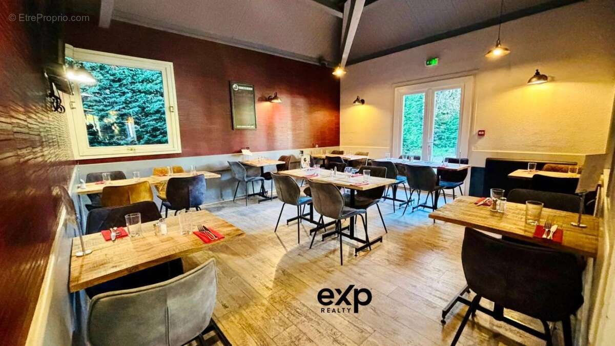 Commerce à VIVIERS-DU-LAC