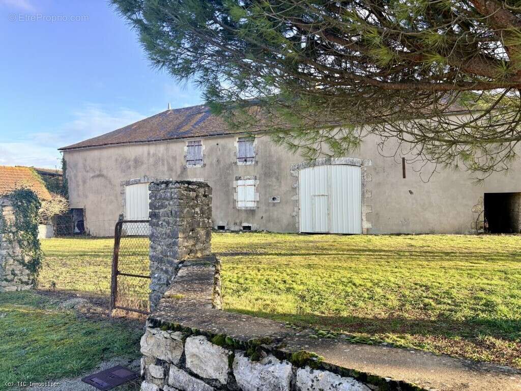 Maison à VERTEUIL-SUR-CHARENTE