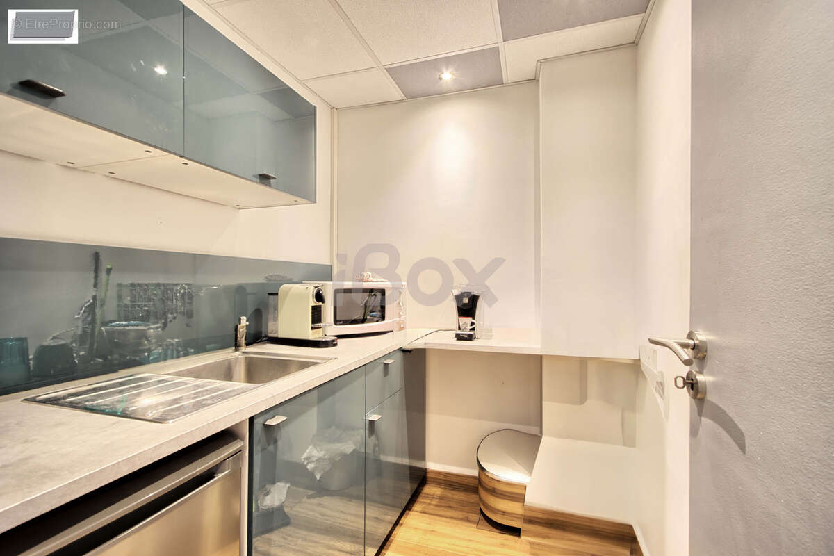 TOULON, Centre-Ville (rue Jean Jaurès) bureaux de 47m2 + cave - photo 4
