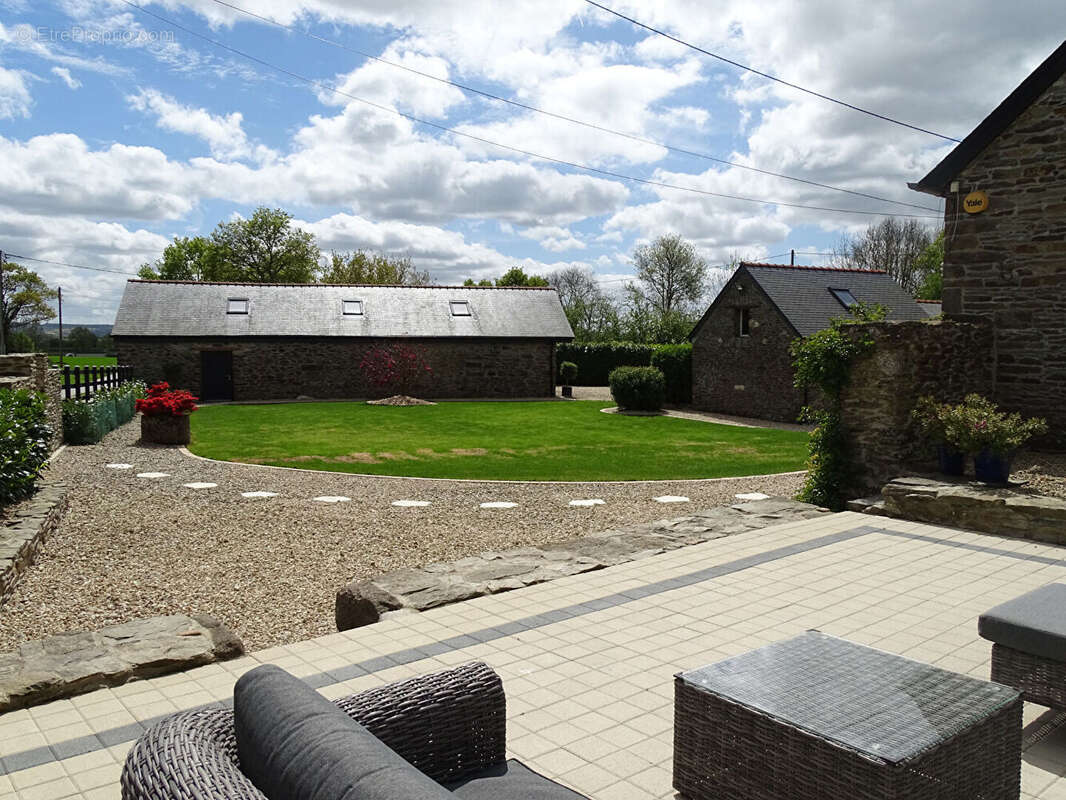 Maison à TREBRIVAN