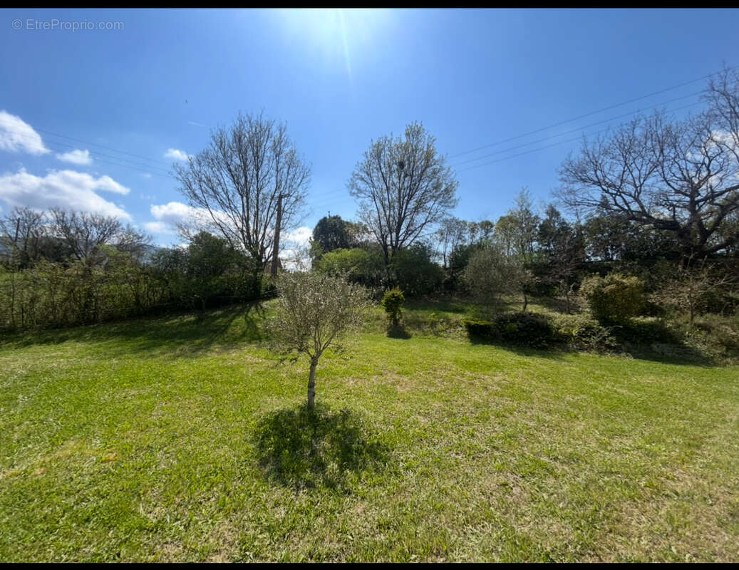 Maison à SAINT-ZACHARIE