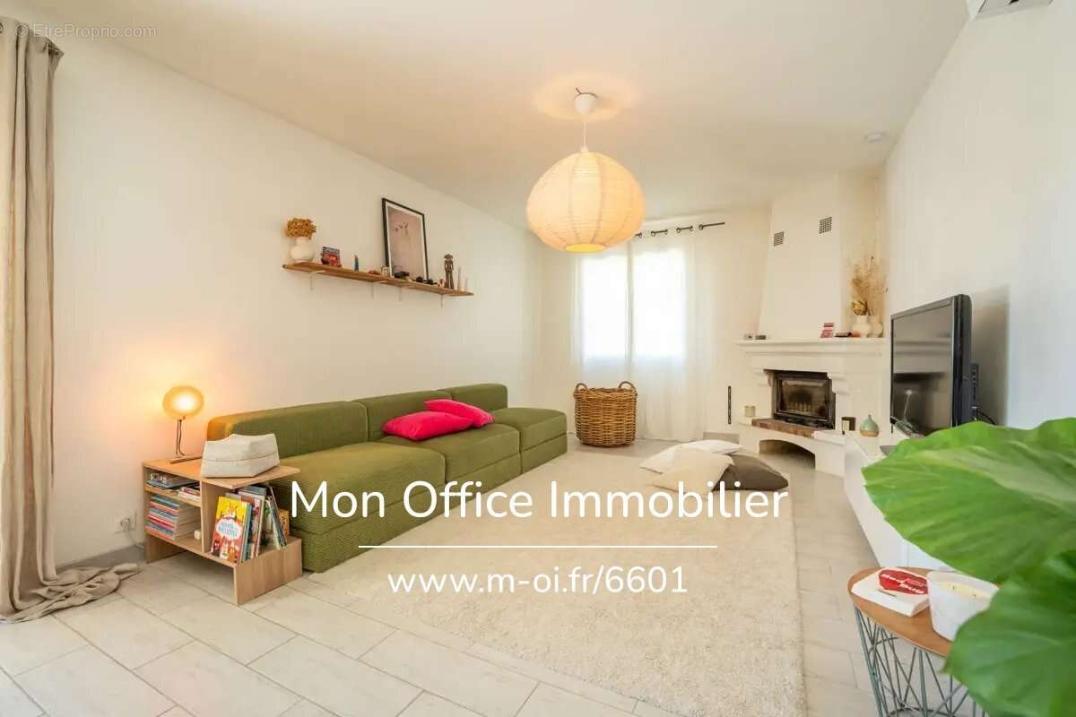 Maison à VENTABREN
