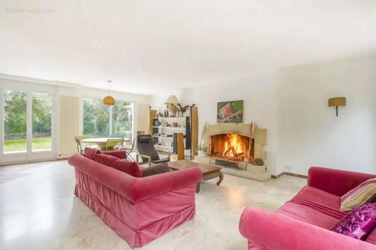 Maison à SAINT-MAUR-DES-FOSSES