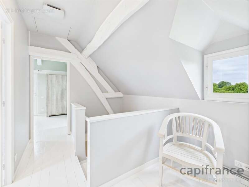 Maison à EQUEMAUVILLE