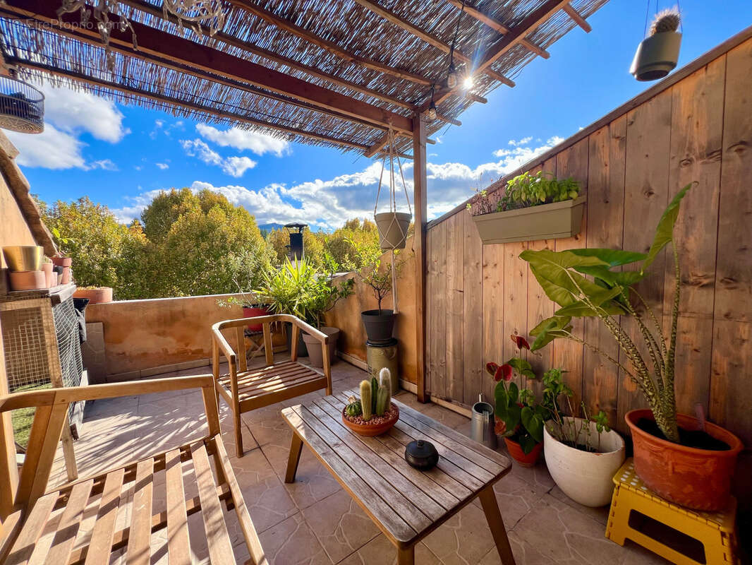 Appartement à AURIOL