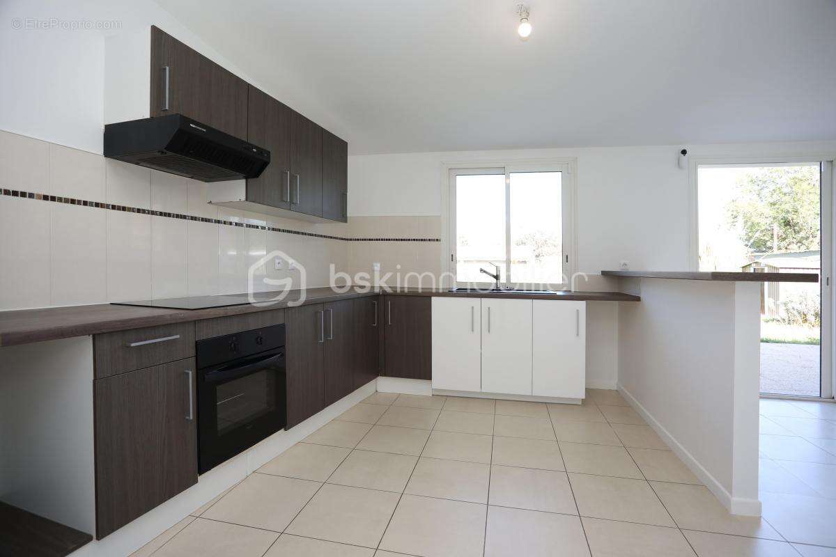 Maison à PAREMPUYRE