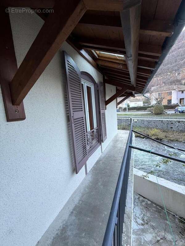   - Appartement à AX-LES-THERMES