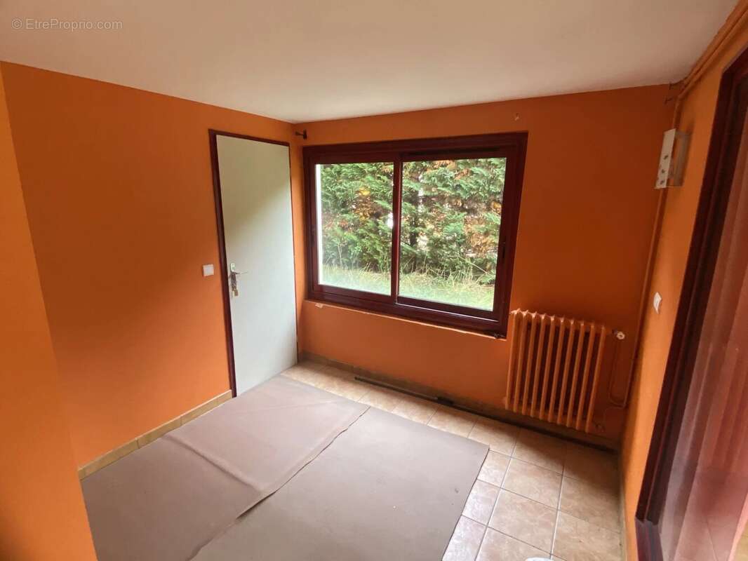 Maison à SAINT-YZAN-DE-SOUDIAC