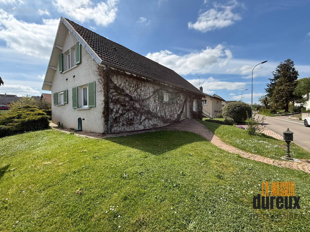 Maison à ARC-LES-GRAY