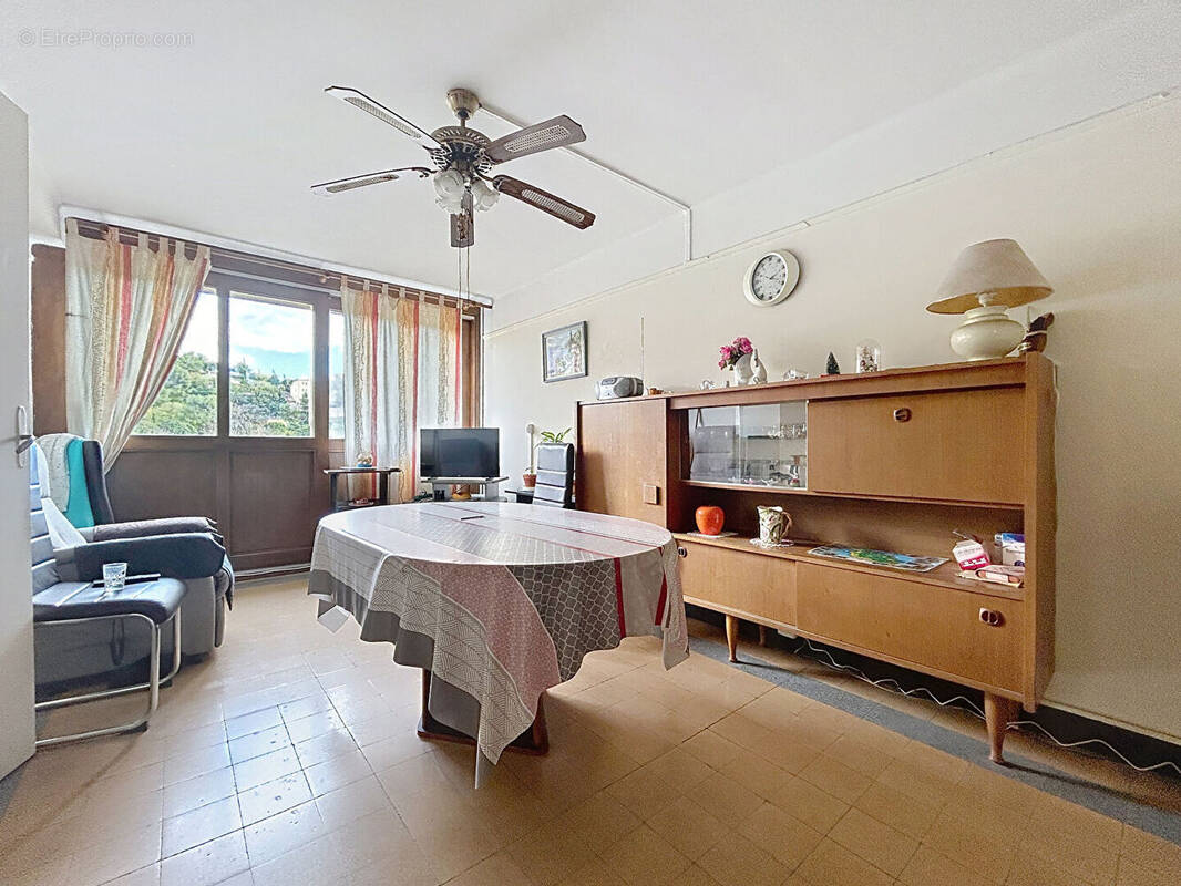 NIMES - Appartement 4 pièces  64m2+ Garage - vendu loué - photo 1
