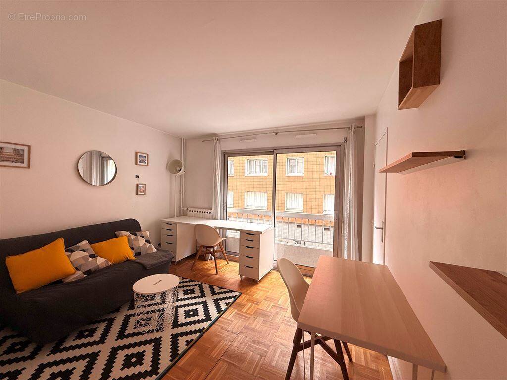 Appartement à PARIS-20E