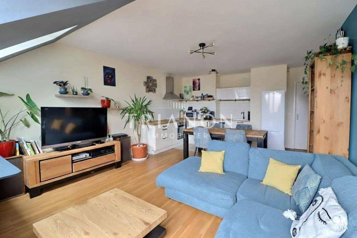 Appartement à NEAUPHLE-LE-CHATEAU