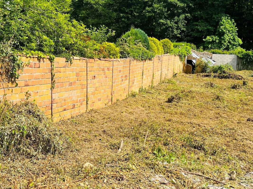 Terrain à DAMPIERRE-EN-YVELINES