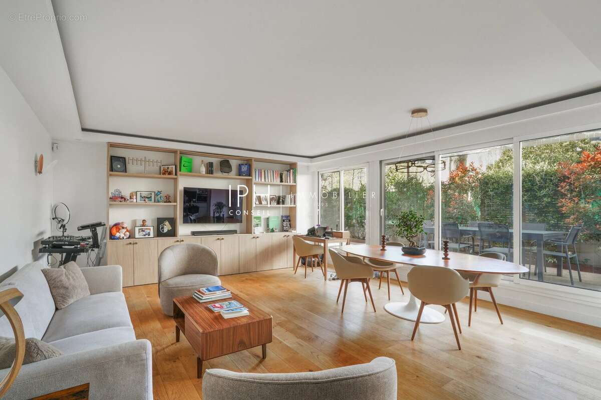 Appartement à NEUILLY-SUR-SEINE