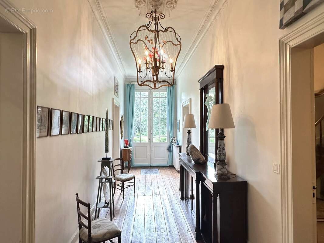 Maison à COUTRAS