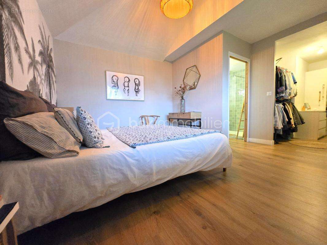 Maison contemporaine 2021 – Belles prestations, vie de plain-pied et cadre calme – 152 m² - photo 16