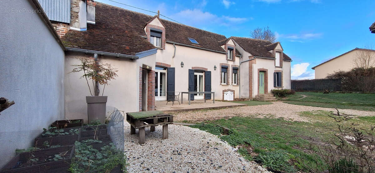Maison à MALAY-LE-GRAND