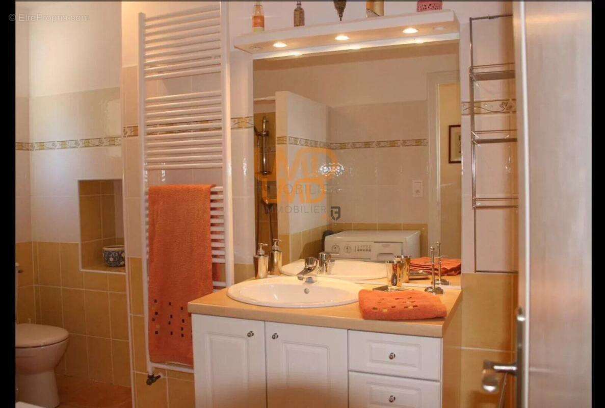 Maison à SAINT-RESTITUT