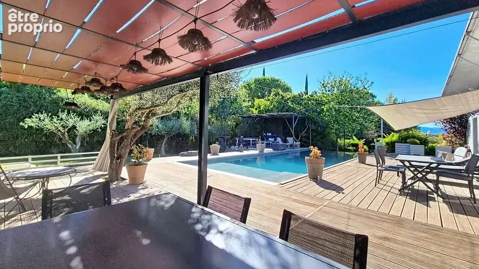 A quelques minutes de SOMMIERES  Magnifique villa contemporaine de plain-pied T5 d’environ 195 m2 avec piscine à débordement. - photo 14