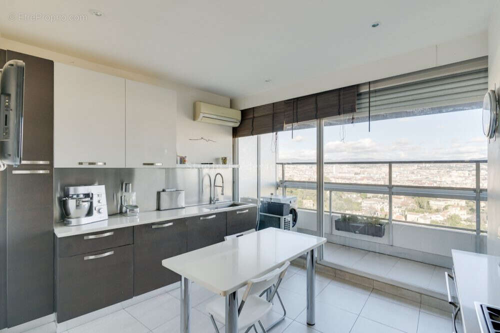 Appartement à MARSEILLE-8E