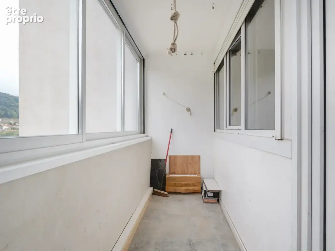 Spacieux t4 entièrement rénové et traversant avec loggia, cave, stationnement et parc collectif - crêts-en-belledonne - photo 15
