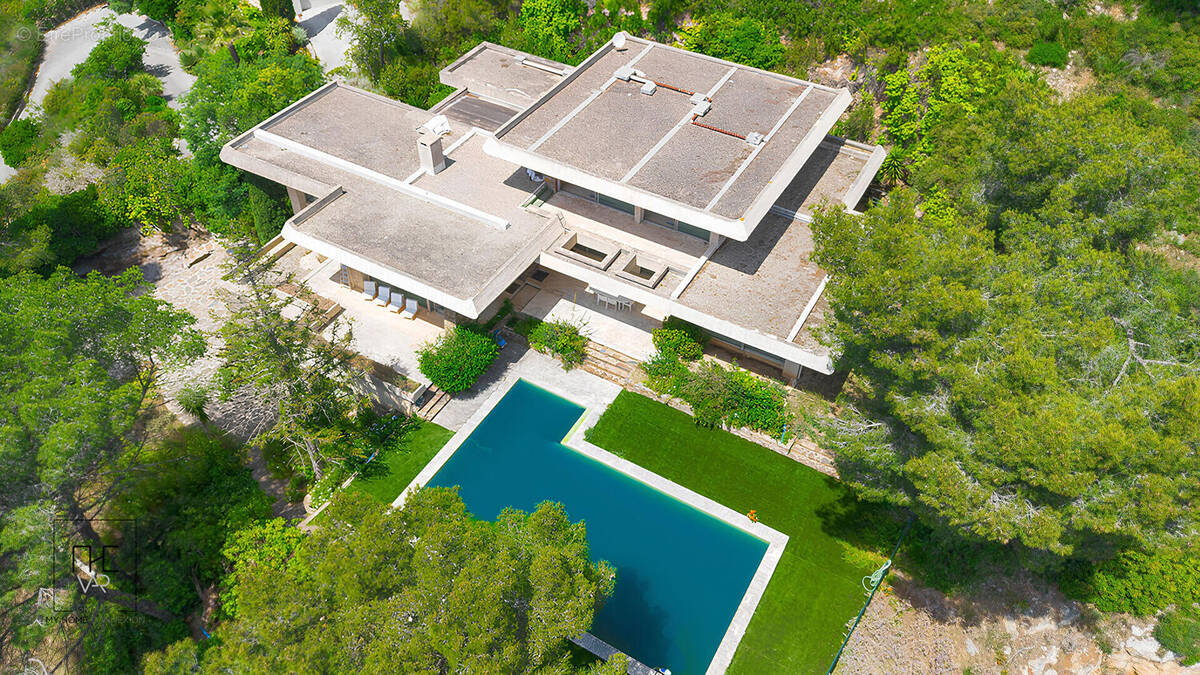 Maison à CARQUEIRANNE