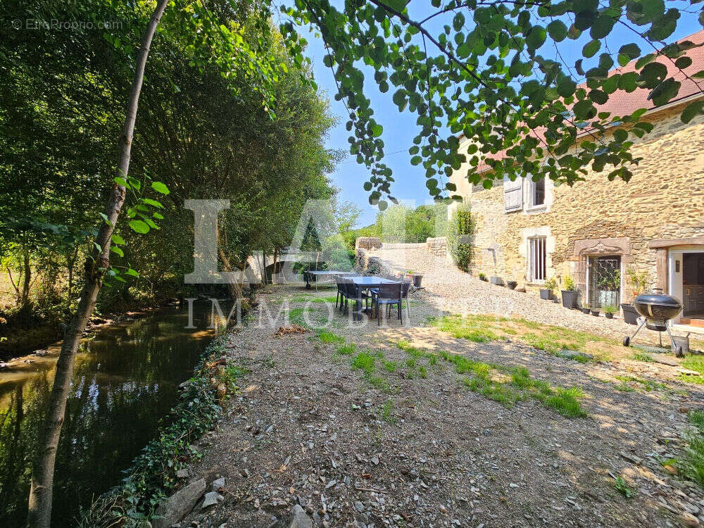 Maison à SAINT-LEONARD-DES-BOIS