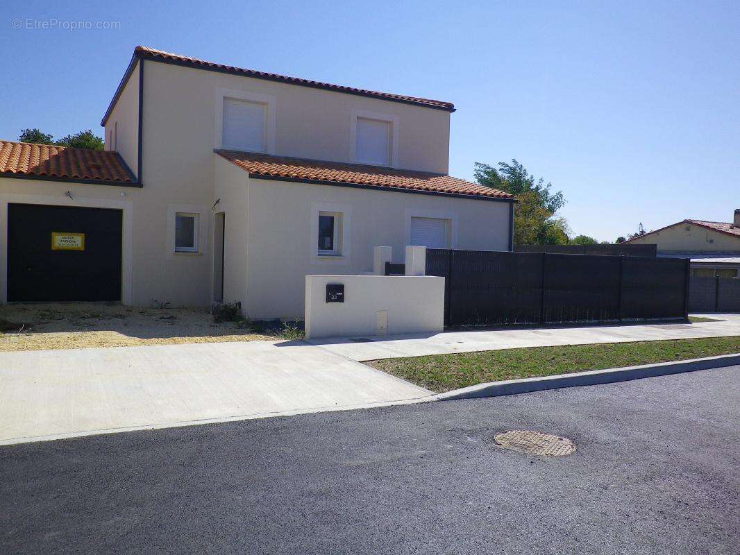 Maison à ECHILLAIS