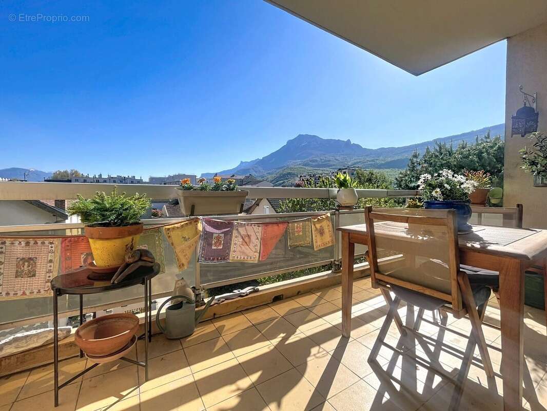 Appartement à FONTAINE