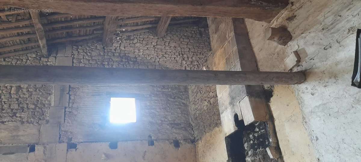 Maison à BAZINCOURT-SUR-SAULX