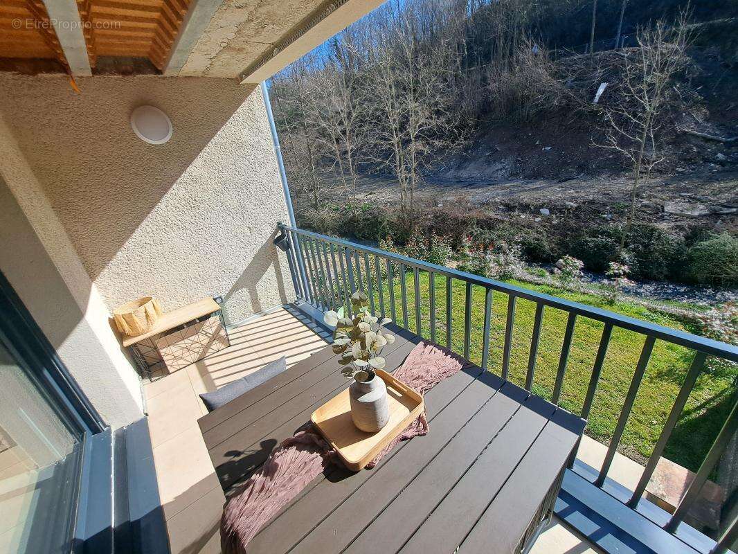 Appartement à RIVES