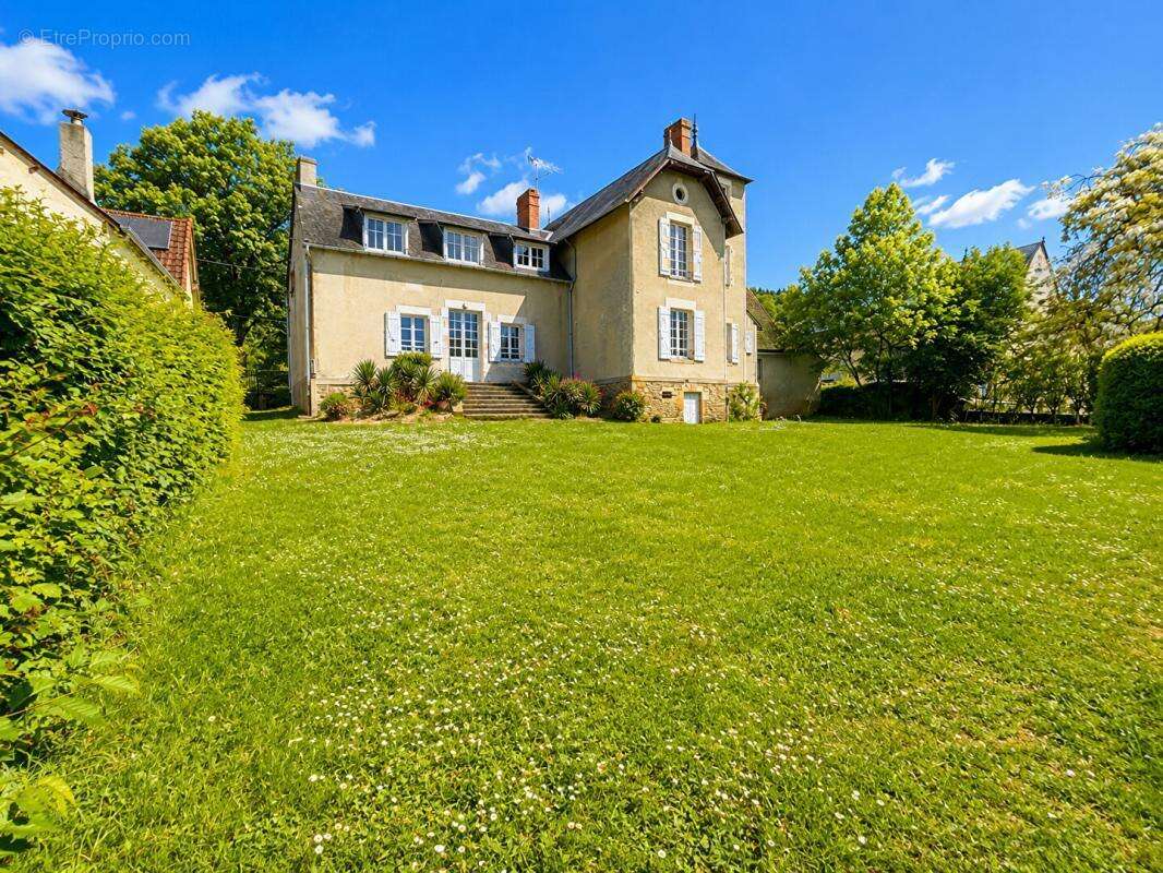 Maison bourgeoise à Crux la Ville - photo 3
