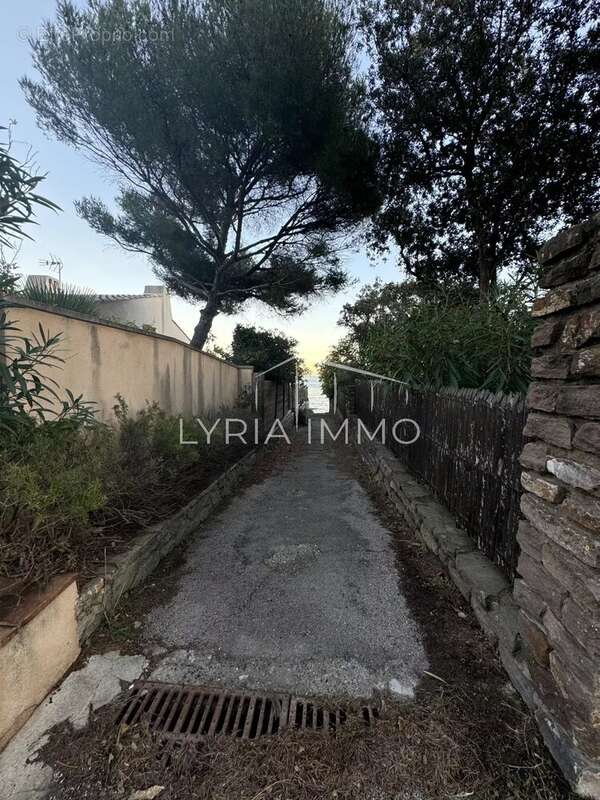 Appartement à ROQUEBRUNE-SUR-ARGENS