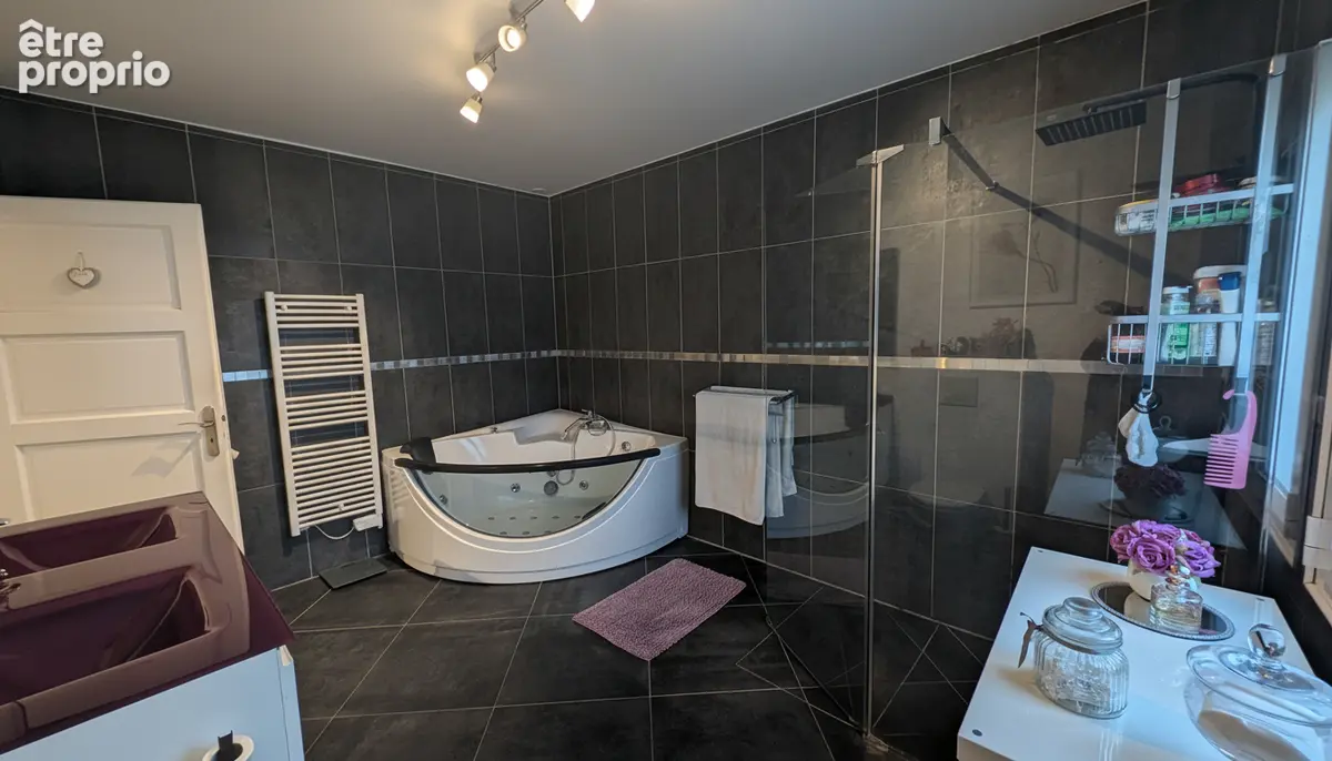 Maison familiale contemporaine de 165 m² : Prestations haut de gamme, moderne. - photo 6