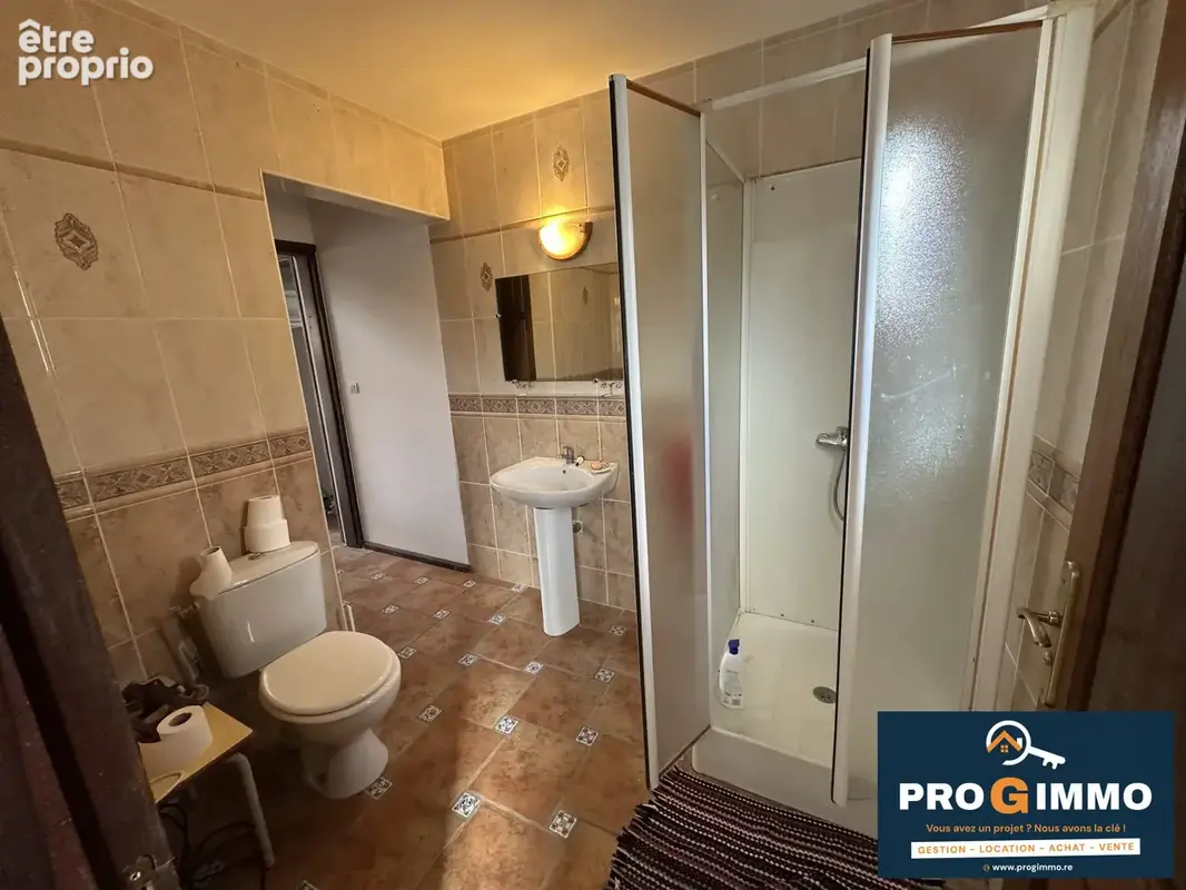 Maison 135 m² à Saint-Benoit  - photo 6