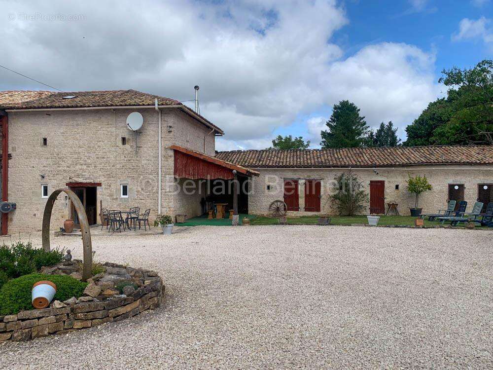 Maison à SAUZE-VAUSSAIS