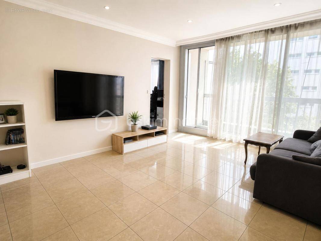 Appartement à PARIS-19E
