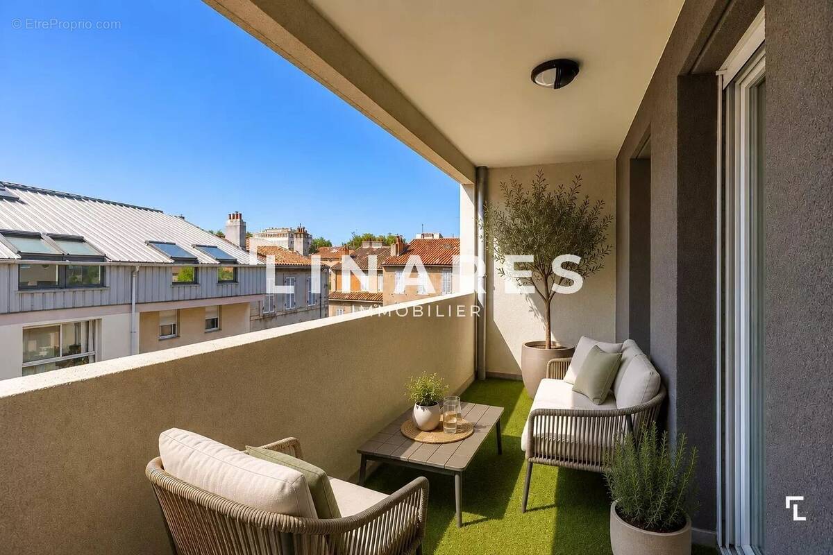 Appartement à MARSEILLE-5E