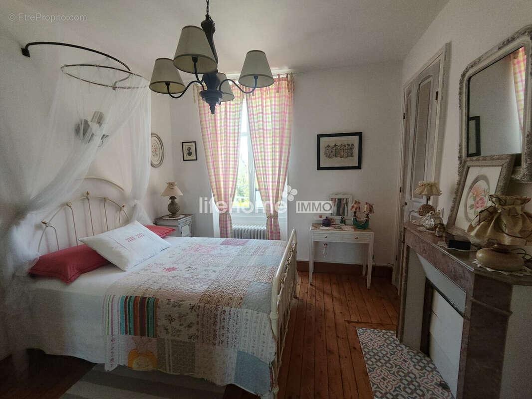 Maison 161 m² à Chateauroux  - photo 4