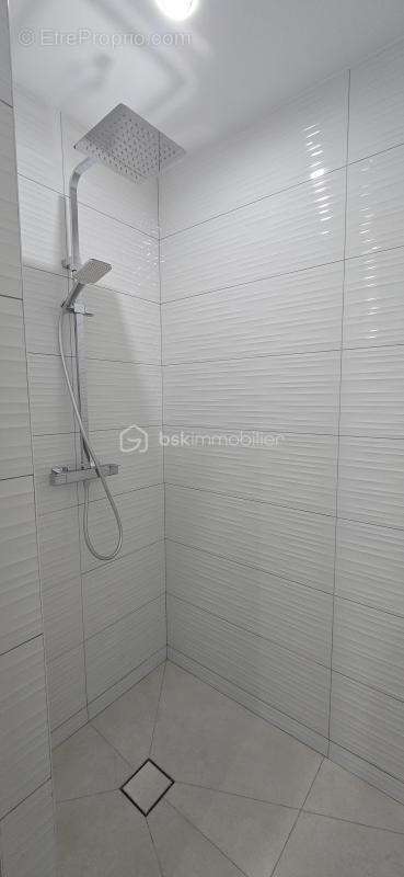 Maison à SAINT-BARTHELEMY-D'ANJOU