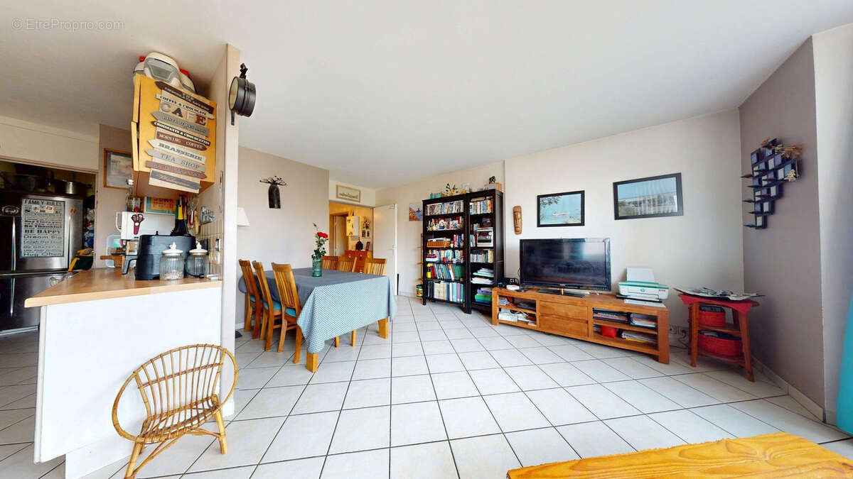 Appartement à SARTROUVILLE
